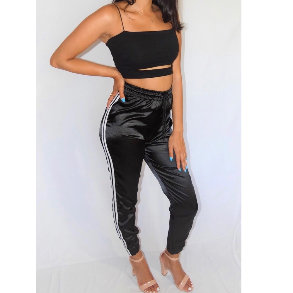 NWT BLACK SATIN SKINNY TROUSERS - Picture 2 of 3